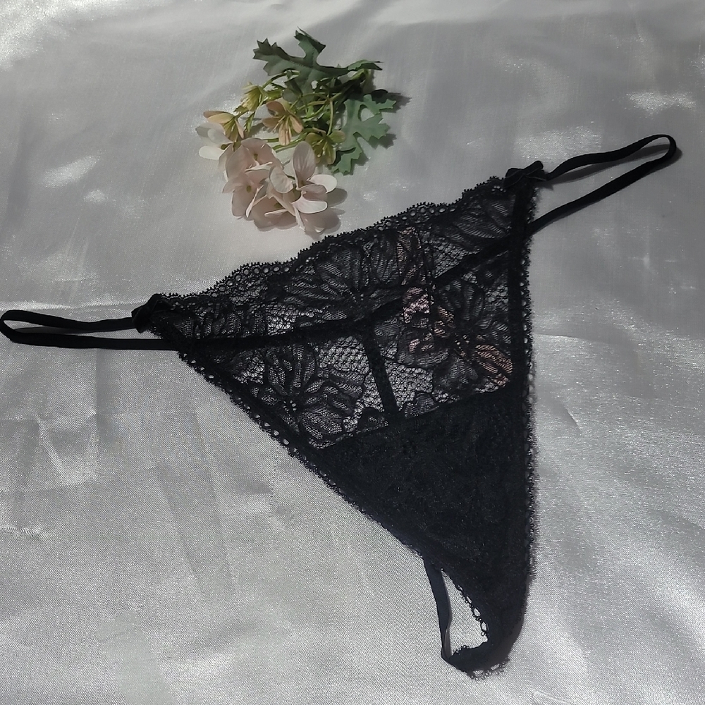 VICTORIA'S SECRET Black Lace String Thong Size XL  NWT 2148